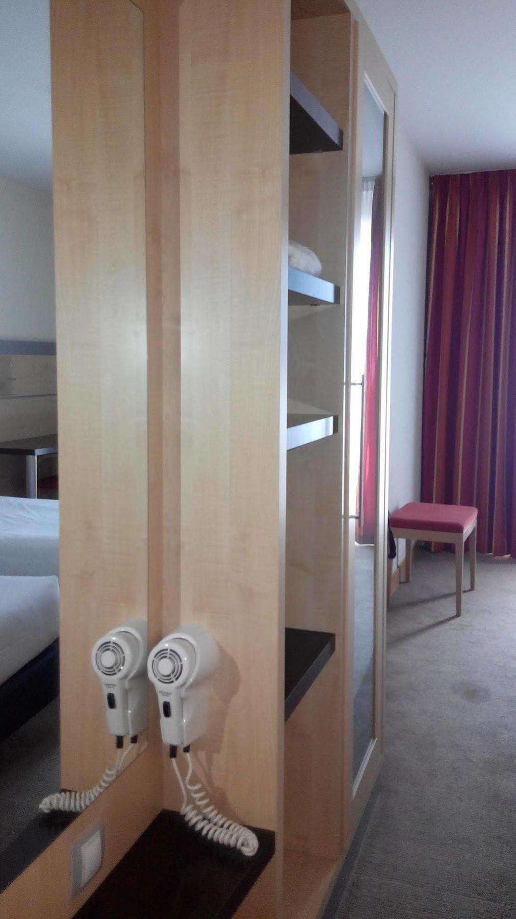 B&B Hotel Girona 3 سالت المظهر الخارجي الصورة